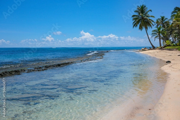 Fototapeta Corn Island, Nicaragua - September 19, 2025: A beach in Corn Island, an archipelago located in the Caribbean Sea, Nicaragua.