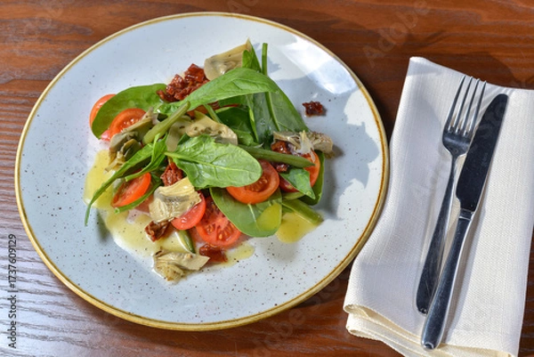 Fototapeta 
fresh salad with tomatoes and spinach