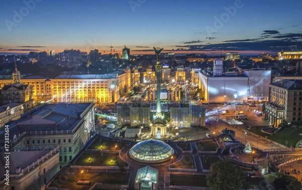 Obraz View of Independence Square (Maidan Nezalezhnosti) in Kiev, Ukraine