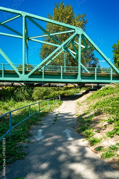 Fototapeta Kent Trail And Bridge 4