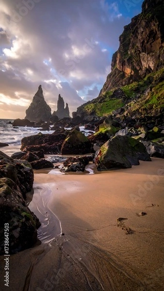 Obraz Dramatic coastal scene at dawn