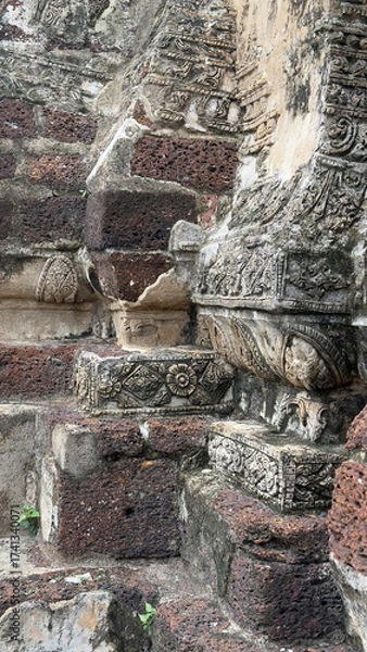 Fototapeta Wat Chaiwatthanaram in Ayutthaya, Thailand. Scenic ruins of the Buddhist temple in the ancient city. Brickwork element.