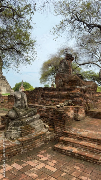 Fototapeta The three pagodas of Wat Phra Si Sanphet in Ayutthaya historical park, Ayutthaya, Thailand. Scenic ruins of the Buddhist temple in the ancient city.