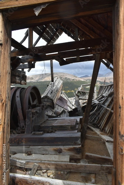 Obraz Old hoist house