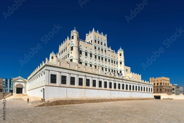 Fototapeta Sultan Al Kathiri Palace, Seiyun in Yemen, one of the world’s largest mud-brick structures