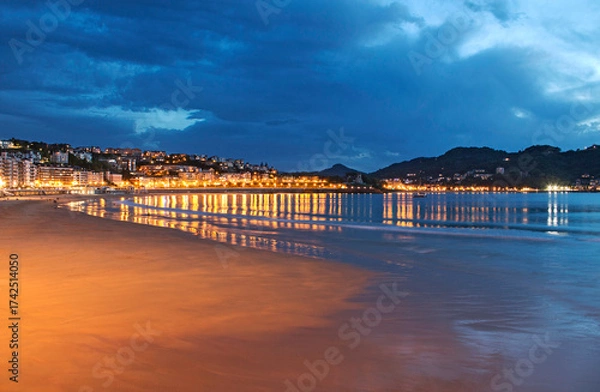 Obraz Blue hour, dusk, on La Concha beach in San Sebastian, Spain