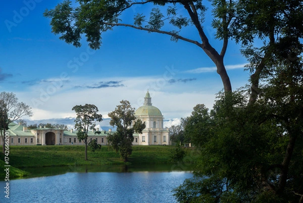 Fototapeta ORANIENBAUM, RUSSIA – AUGUST 24, 2025. An 18th-century palace and park complex on the shores of the Gulf of Finland.