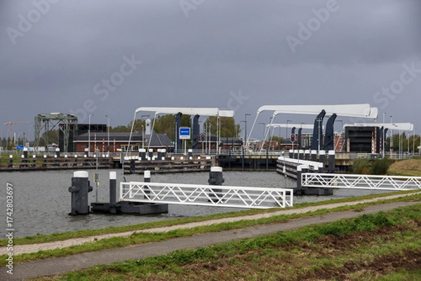 Fototapeta twin lock complex Juliana lock in Gouda between river Hollandsche IJssel and the Gouwe River