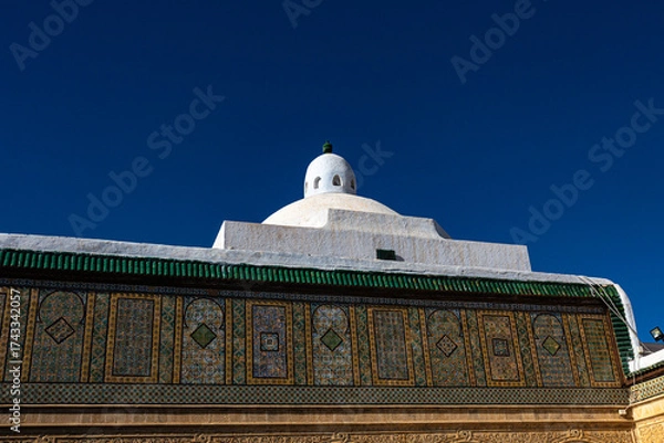 Fototapeta Exterior of Mosque of the Barber, Zawiya of Sidi Sahib