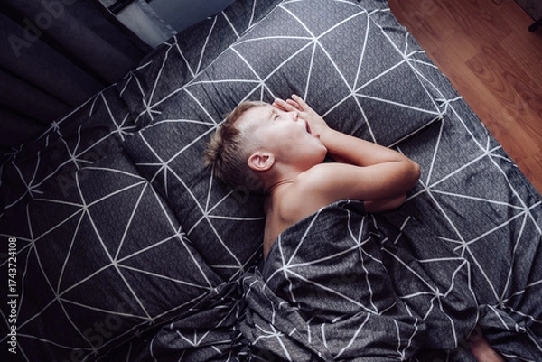 Obraz boy in bed
