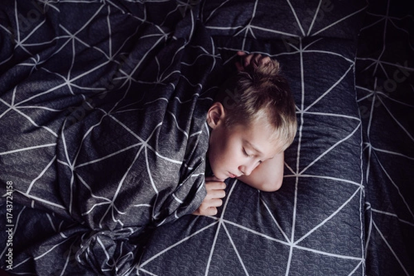 Obraz boy in bed