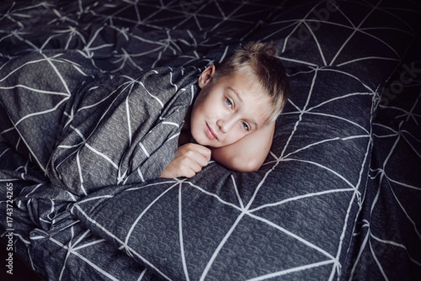 Obraz boy in bed