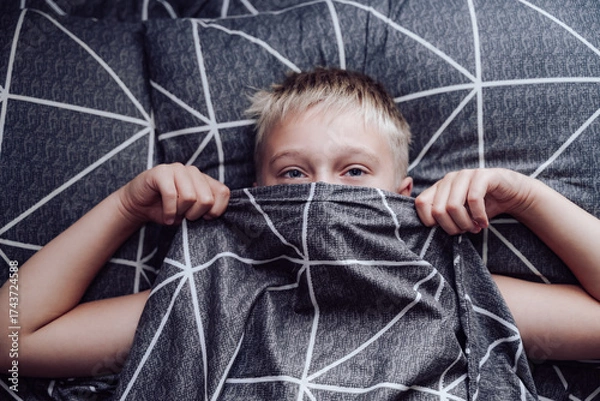 Obraz boy in bed