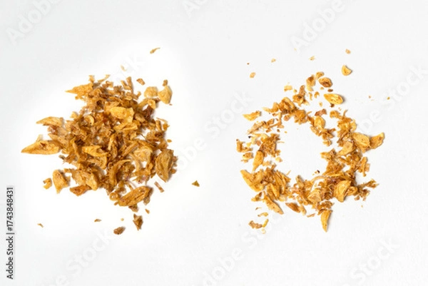 Fototapeta close up of fried onions isolated on white background