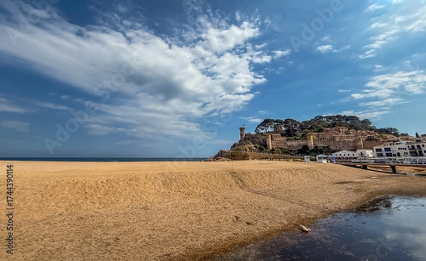 Obraz Tossa de Mar beach and the castle and its walls in the background. Girona, Spain