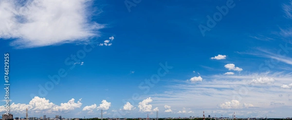 Obraz 夏空の地平線に並ぶ塔状雲と巻積雲