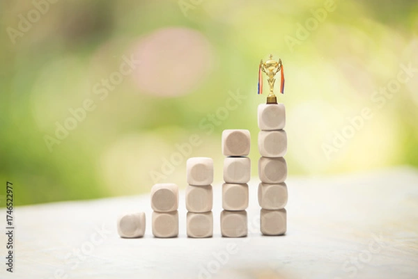 Obraz キューブの階段とトロフィー
