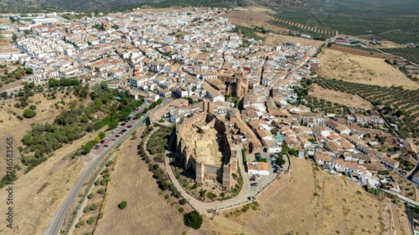 Obraz Vista aérea del municipio de Baños de la Encina en la provincia de Jaén, España