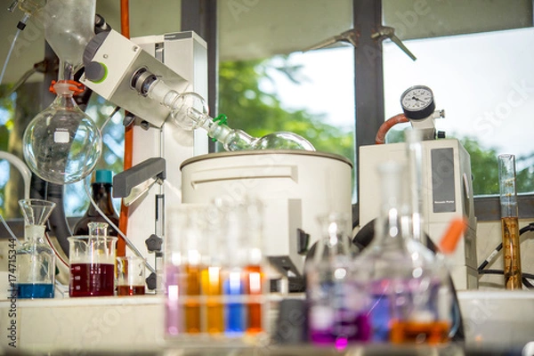 Fototapeta A rotary evaporator  is a device used in chemical laboratory for the efficient and gentle removal of solvents from samples by evaporation. 