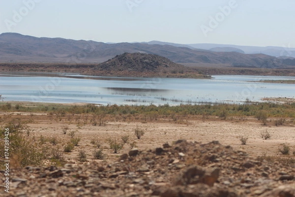 Fototapeta Barrage El Mansour Eddahbi, Ouarzazate Lake in Morocco
