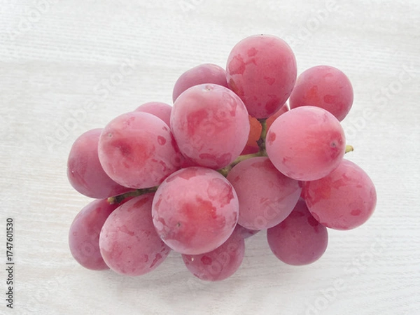 Obraz 瑞々しいクイーンニーナ（ぶどう）白木のテーブル背景