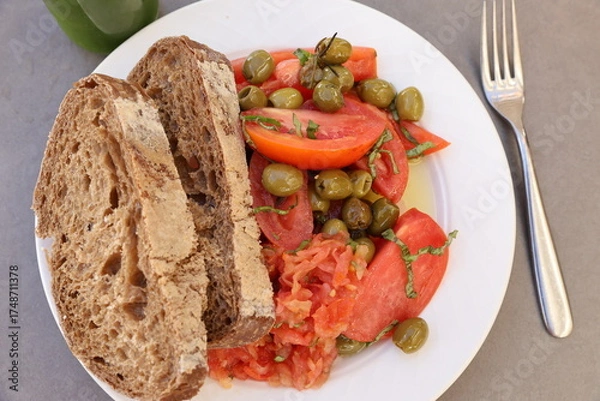 Obraz tomatoes and olives plate