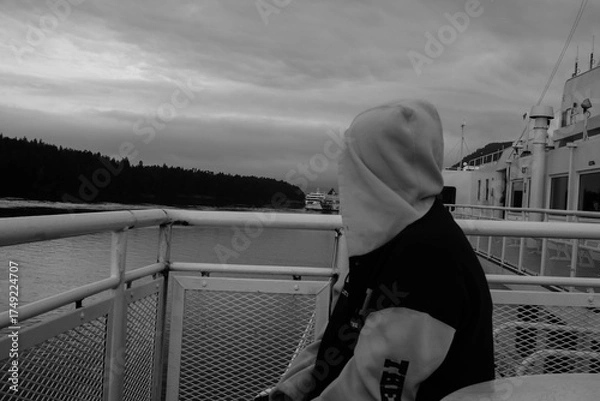 Obraz young man on a ship