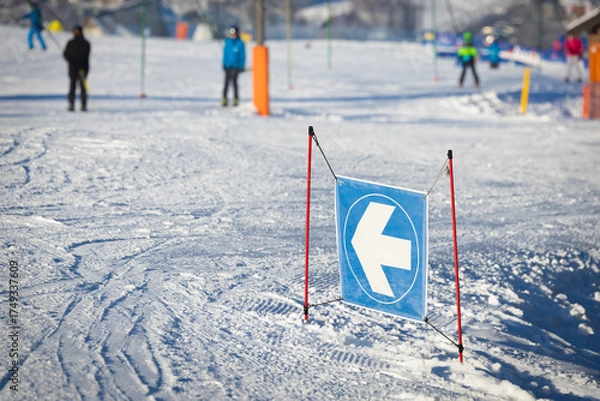 Fototapeta Stacja narciarska Master-Ski w Tyliczu zimą.