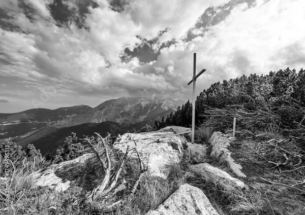 Fototapeta National park of Majella, Italy - Mountain summits in the Majella range, central Italy, Abruzzo region, with characteristic landscape of rocky expanses between valleys and plateaus.