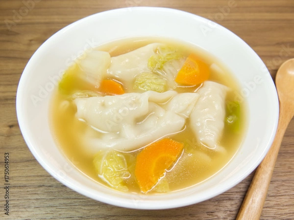Fototapeta 水餃子の野菜スープ