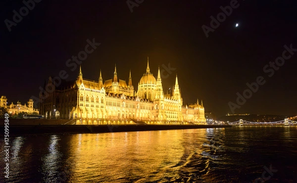 Obraz View of Hungarian Parliament Building with night lighting, Budapest.
