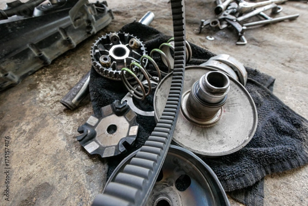 Obraz CVT drive system on automatic motorbikes.