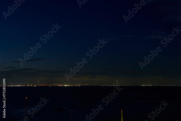 Obraz 海の上の境界線