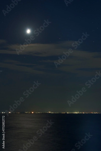 Obraz 海の上の境界線