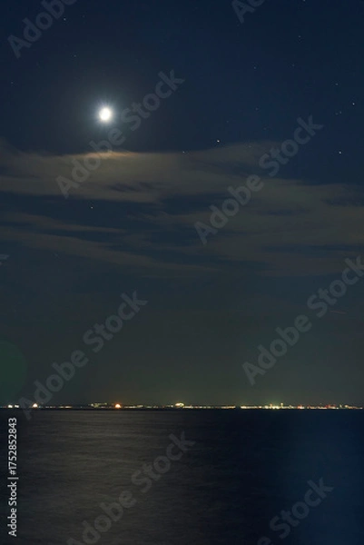 Obraz 海の上の境界線