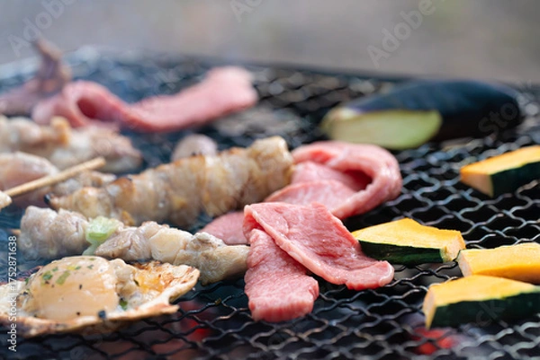 Fototapeta バーベキューにお肉と野菜とホタテ貝