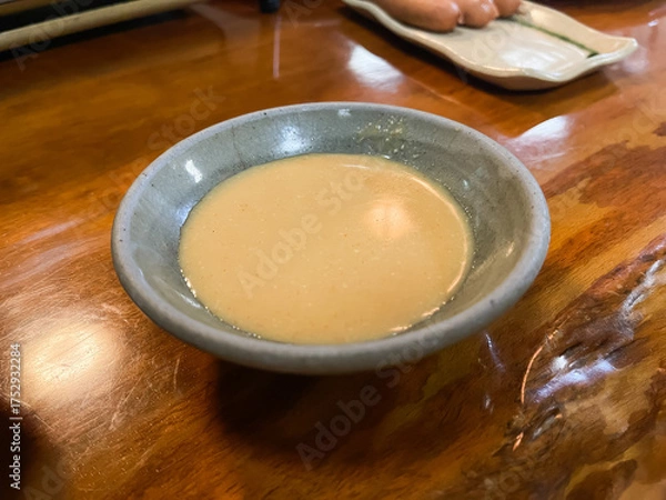 Fototapeta 焼肉のタレ。焼いた肉を付けて食べる味噌味のタレ。