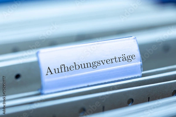 Obraz Schild mit der Aufschrift AUFHEBUNGSVERTRÄGE an einem Hängemappenregister
