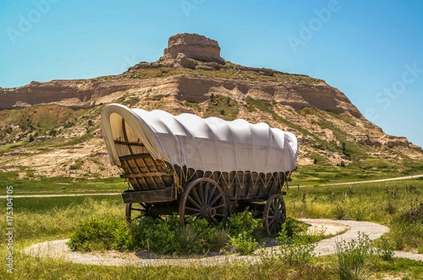 Obraz Sunlit Covered Wagon at Scotts Bluff National Monument in Nebraska