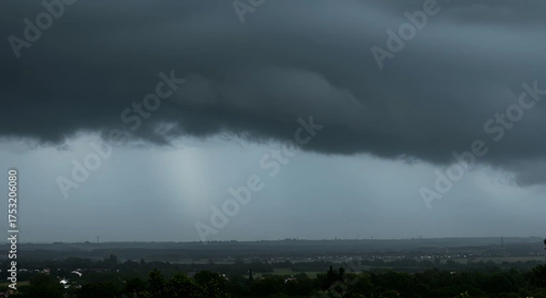 Obraz 空を覆う重厚な乱層雲
