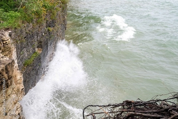 Obraz Waves bound rock way