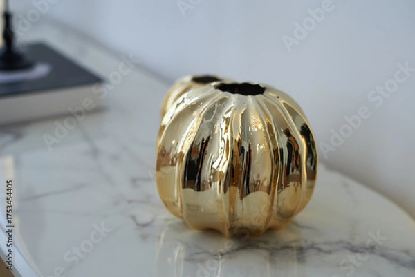 Obraz Gold decorative decorations for the interior. Accents on surfaces,