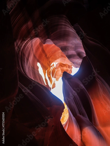 Obraz Dramatic stone patterns in a slot canyon