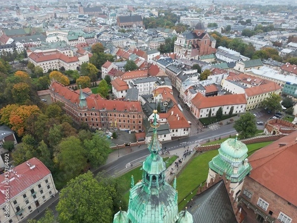 Obraz Zamek na Wawelu - Kraków - Polska - widok z drona na Zamek Królewski na Wawelu