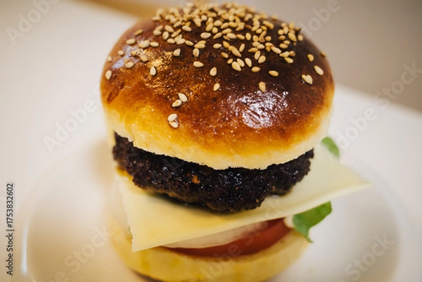 Obraz 自家製ハンバーガーのアップ