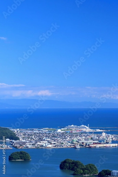 Fototapeta 浦戸湾と奥に広がる土佐湾　清々しい青空　（高知県　鷲尾山より）