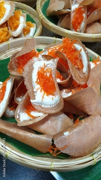 Obraz Thai Crispy Pancakes in Woven Baskets, Thai dessert, Thaifood.