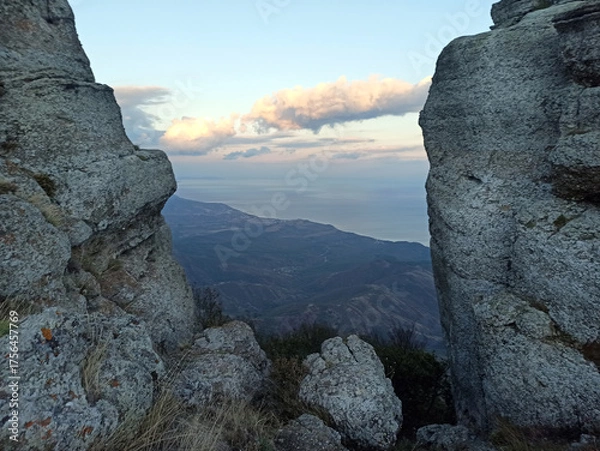 Obraz "Valley of ghosts" - mountain plateau on Demerjy mountain. sunset view from top point, 1239m. Crimea, Russia