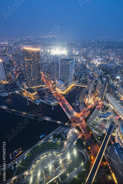 Obraz 横浜ランドマークタワーから望む桜木町方面の夜景