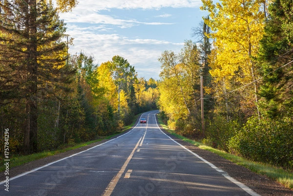 Obraz Curve in the Gunflint Trail in northern Minnesota at sunset during autumn